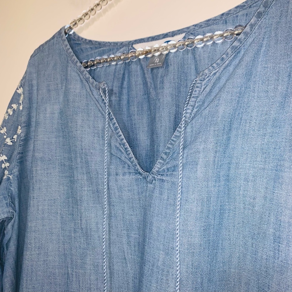 Old Navy Chambray Embroidered Tunic Top Balloon Sleeve Tassel X-LARGE Like New - Picture 3 of 7